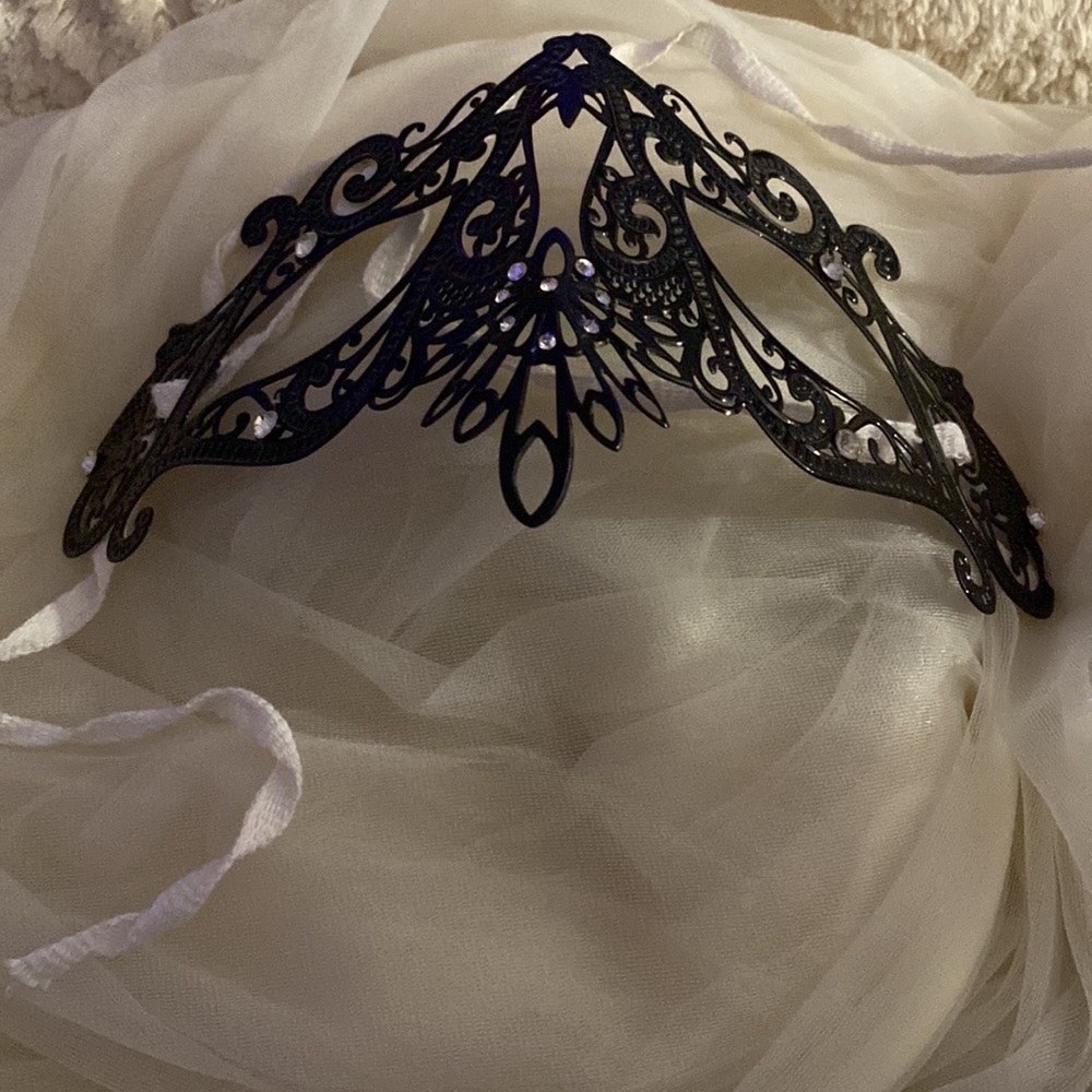Quality Masquerade Mask - Picture 3 of 6